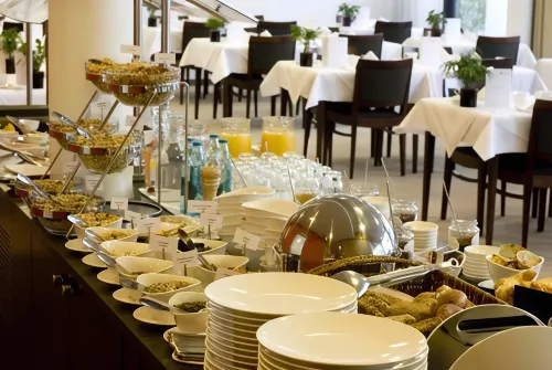 ACHAT Hotel Corbin München Airport Mahlzeiten Photos