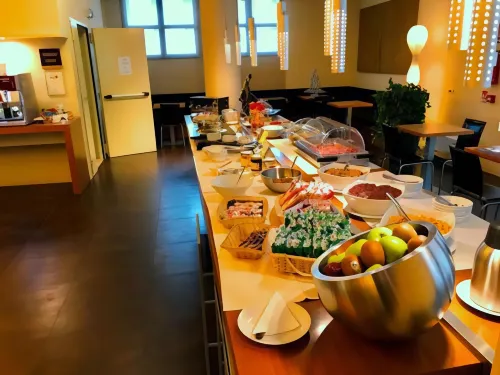 HC3 Hotel Dining Photos