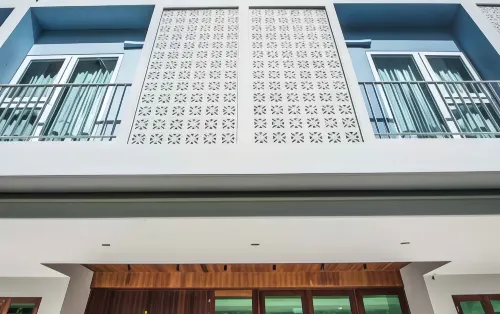 DeeProm Pattaya Hotel Exterior Photos