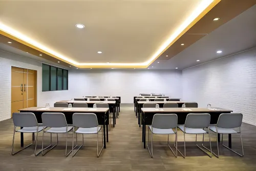 Tamarin Hotel Jakarta Manage by Vib Hospitality Management Fasilitas Bisnis Photos