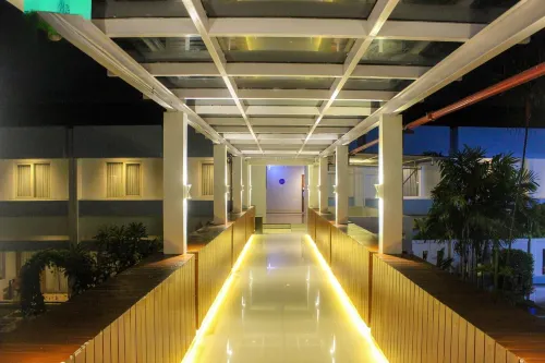 Dafam Hotel Cilacap Öffentliche Flächen Photos