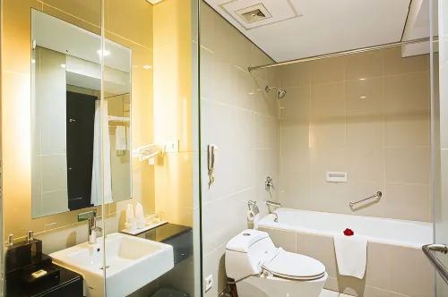 The Royale Krakatau Hotel Kamar Photos