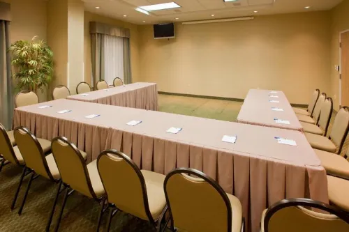 Holiday Inn Express Saltillo Zona Aeropuerto Business Photos