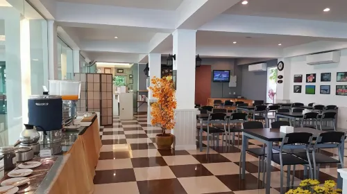 Gallery Lake View Hotel Restauration Photos