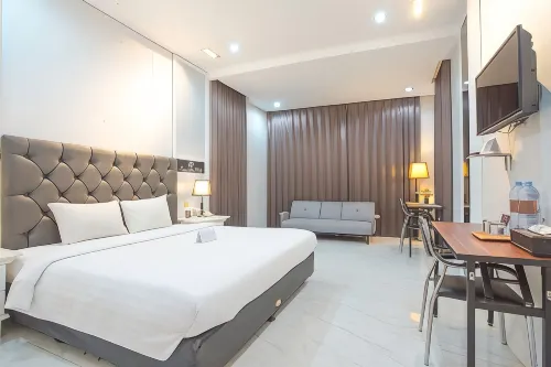 Life Emerald Hotel Surabaya Photos