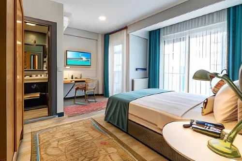 Green Parrot Hotel Istanbul Photos