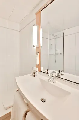Ibis Lille Centre Gares Huoneet Photos
