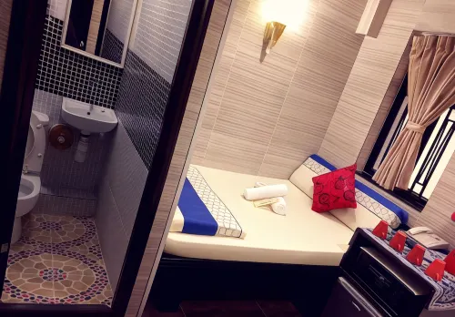 Hong Kong Budget Hostel Rooms Photos