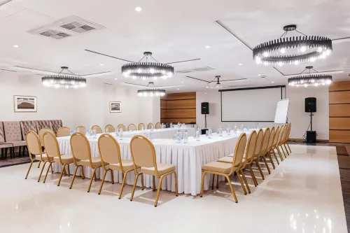 Ramada by Wyndham Astana Geschäftseinrichtungen Photos