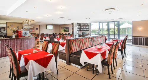 Holiday Inn Express Sandton - Woodmead Restauration Photos