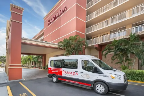 Ramada by Wyndham Tampa Westshore Airport South Экстерьер Photos