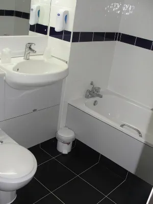 Days Inn by Wyndham Warwick South M40 Rooms Photos