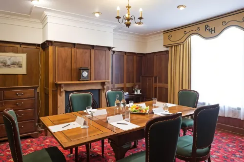 Best Western Salisbury Red Lion Hotel Business Photos