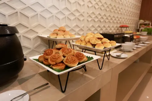 The Whisper Hotel Dining Photos