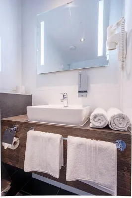 Joy Hotel Rooms Photos