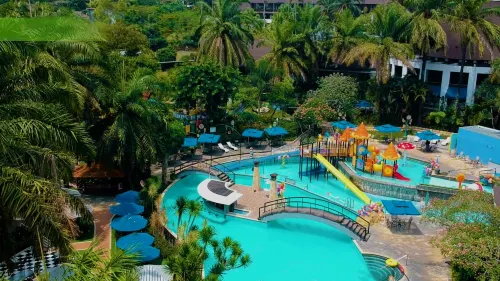 Klub Bunga Theme Park Hotel Relaksasi & Rekreasi Photos