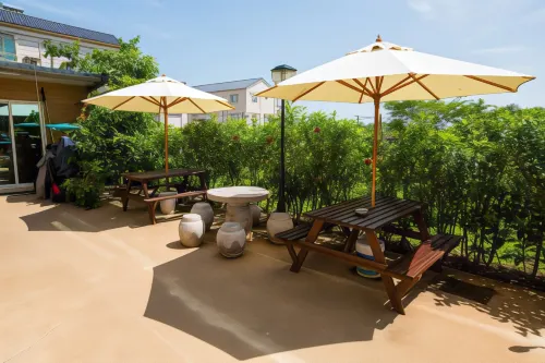 Backpackers Inn Featured Photos