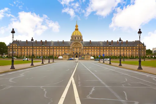 Le Senat Esterni Photos