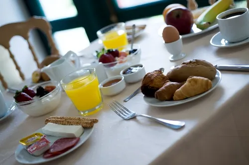 Delphi Art Hotel Dining Photos