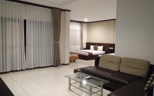 Surya Kencana Seaside Hotel Pangandaran Kamar Photos