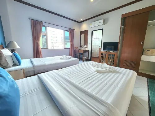 Sea Front Home Hotel - Patong Beach Kamar Photos