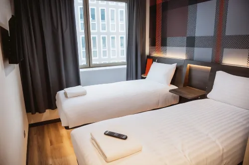 EasyHotel Paris Nord Aubervilliers Camere Photos