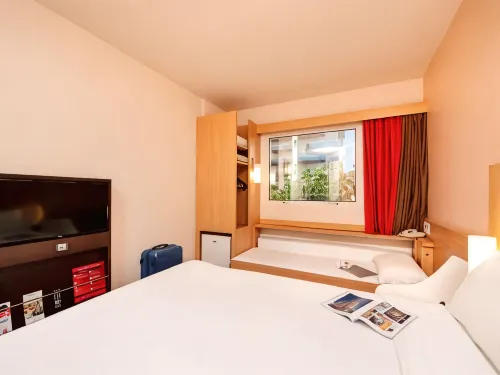 Ibis Sao Carlos Zimmer Photos