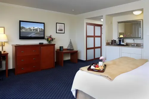 The Marina Inn on San Francisco Bay Kamar Photos
