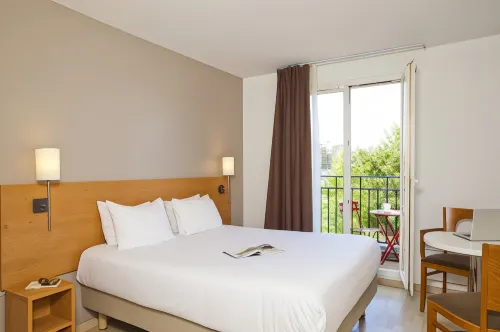 Appart Hôtel - Séjours et Affaires / Résidence étudiante - Les estudines Créteil Le Magistère Chambres Photos