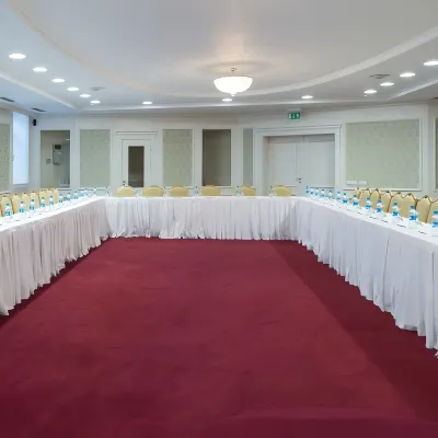 Ramada by Wyndham Astana Geschäftseinrichtungen Photos