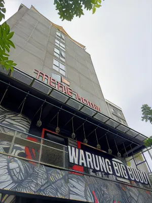 Maple Hotel Grogol Eksterior Photos