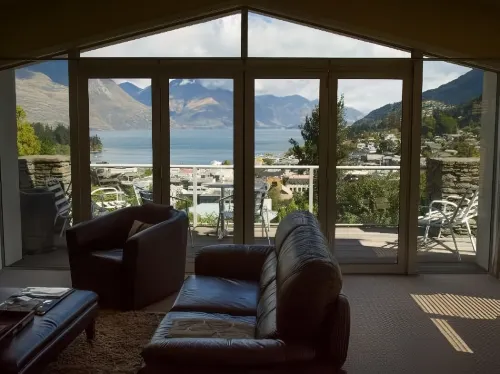 Queenstown House Bed & Breakfast and Apartments Photos