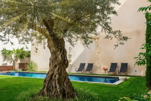 Palais Aoma, hôtel Particulier de Luxe en Provence Featured Photos