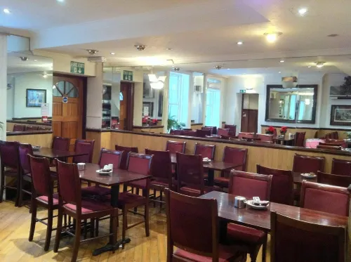 Linden House Hotel Restauration Photos