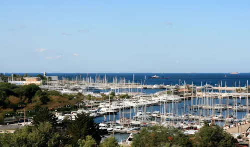 Wyndham Grand Istanbul Kalamış Marina Hotel À proximité de l'hôtel Photos