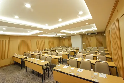 Ivory Hotel Bandung Fasilitas Bisnis Photos