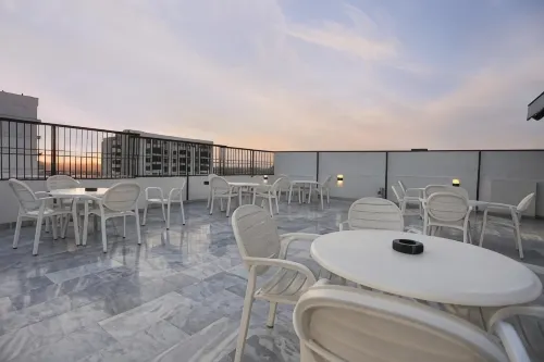 Pearl Inn Hotel Restauration Photos