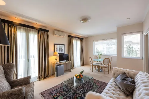 Best Western Plus Embassy Hotel Photos