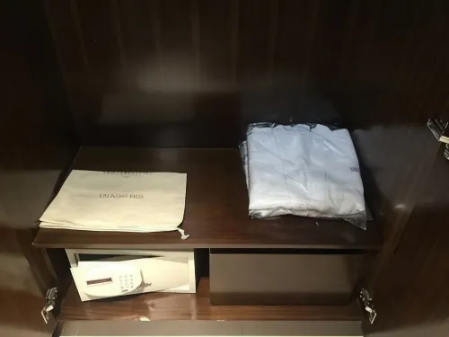 Central Palace Hotel Rooms Photos
