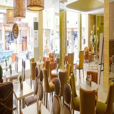Royal Garden Hotel Restauration Photos