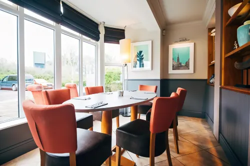Ibis Coleraine Riverside Restauration Photos