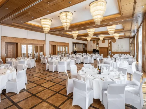 Pullman Stuttgart Fontana Restauration Photos