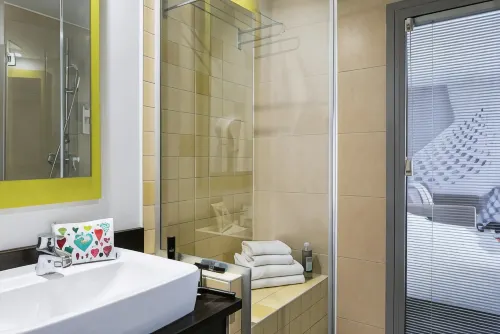 Ibis Styles Nice Vieux-Port Photos