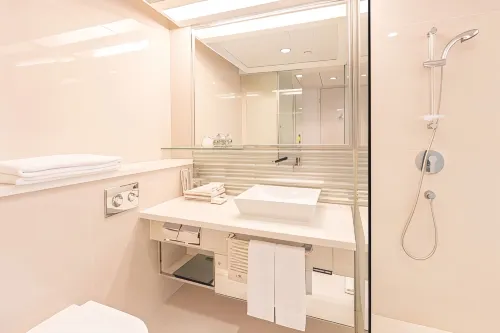 Regal Oriental Hotel Photos