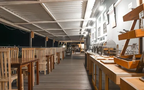 FRii Bali Echo Beach Dining Photos