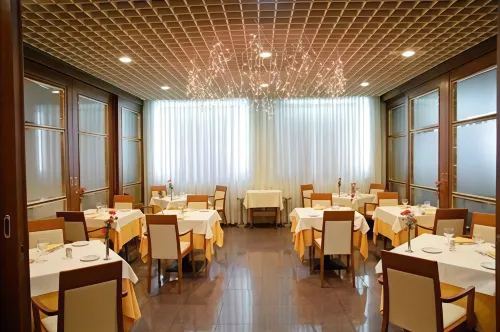 Hotel Maxim Featured Photos