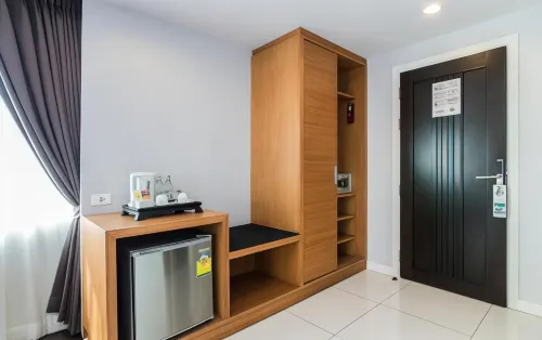 Avion Hotel Rooms Photos