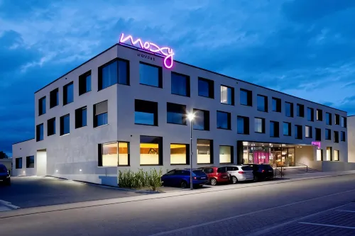 Moxy Rust Exterior Photos