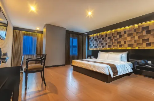 Royal Regantris Cendana Kamar Photos