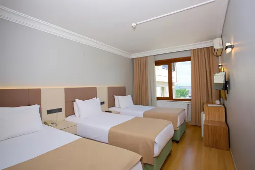 Grand Ant Hotel Rooms Photos